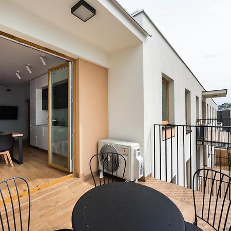 Wola Skwer Sunny Apartment Warschau Buitenkant foto