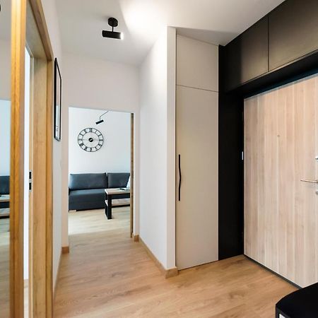 Wola Skwer Sunny Apartment Warschau Buitenkant foto