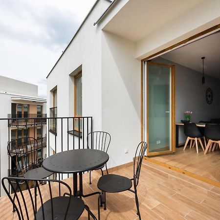 Wola Skwer Sunny Apartment Warschau Buitenkant foto