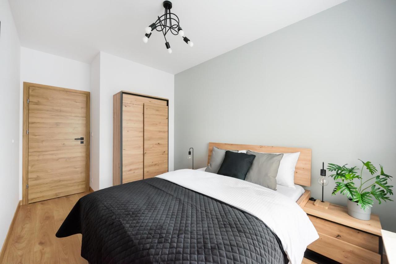 Wola Skwer Sunny Apartment Warschau Buitenkant foto