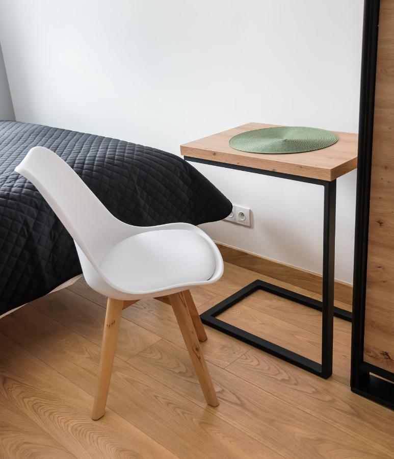Wola Skwer Sunny Apartment Warschau Buitenkant foto