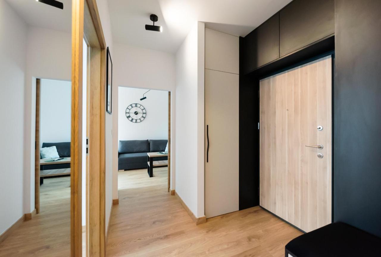 Wola Skwer Sunny Apartment Warschau Buitenkant foto