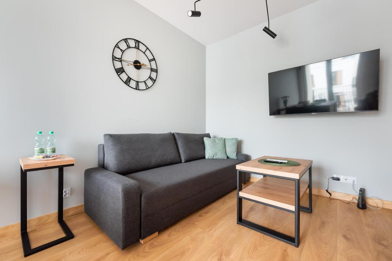 Wola Skwer Sunny Apartment Warschau Buitenkant foto